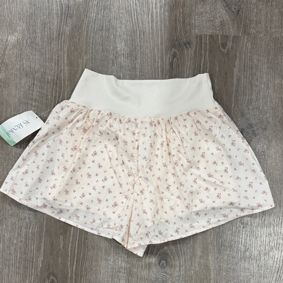 Altard State AS Revival Floral Cream Women's Shorts - Picture 4 of 4